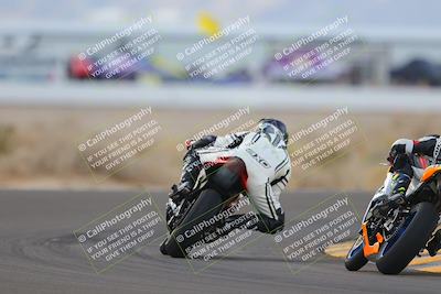 media/Sep-24-2022-CVMA (Sat) [[a45f954247]]/Race 10 Amateur Supersport Middleweight/